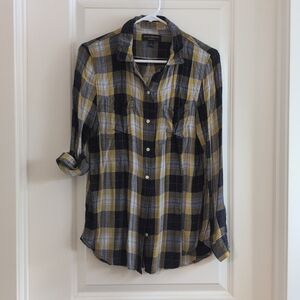 Women's Banana Republic Boyfriend Fit Button Up (s)